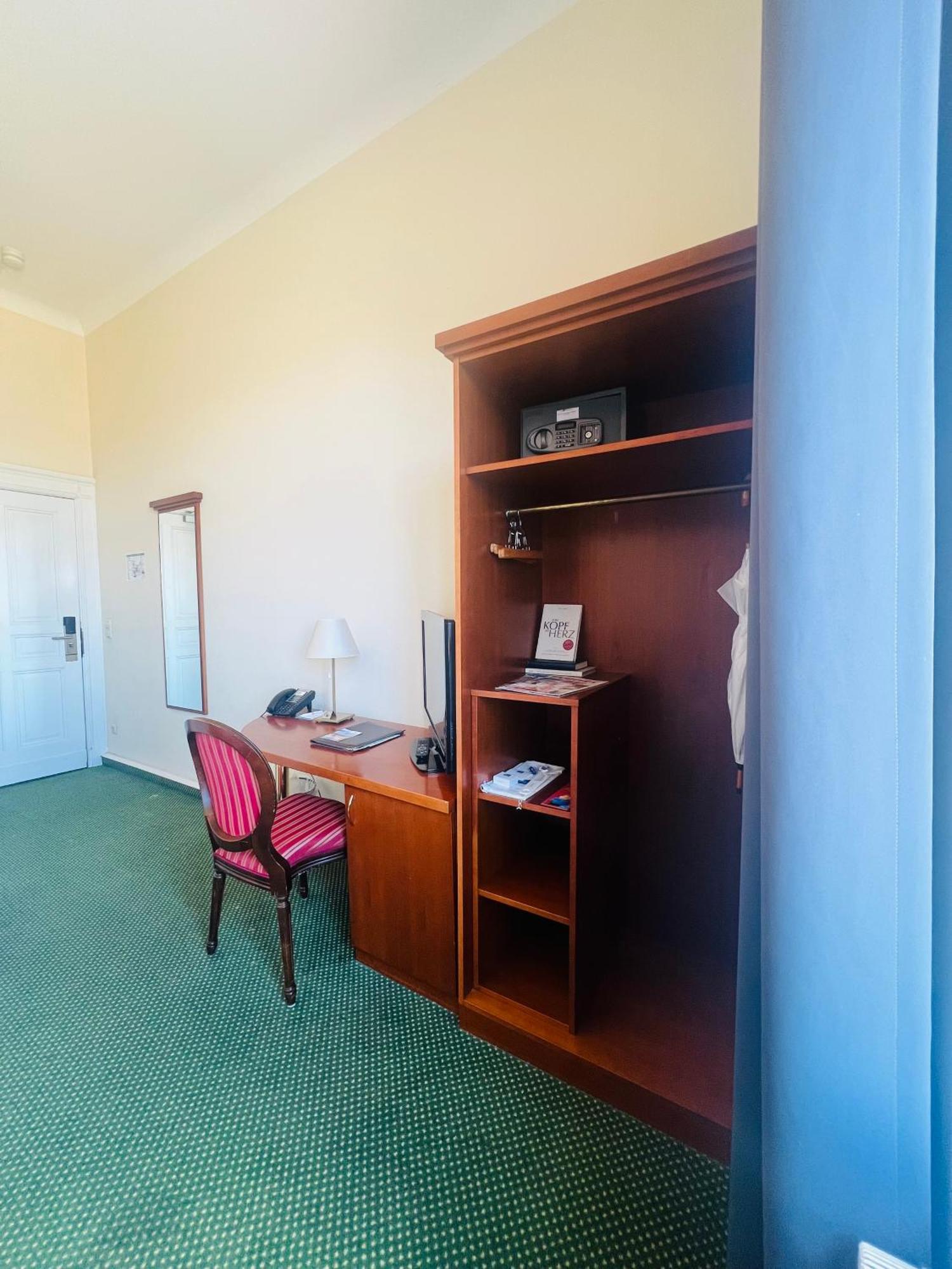 Hotel Am Luisenplatz Poczdam Zewnętrze zdjęcie